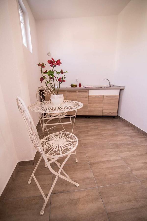 Sky Apartment Требинье Экстерьер фото